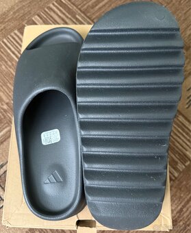 Yeezy slide - 6