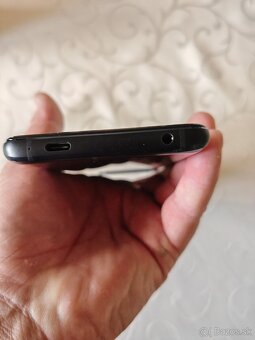 Predám Asus ROG Phone 6 5G 16 +512GB Cierny - 6