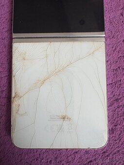 Samsung galaxy FLIP 5 256GB. + watch 5 pro 45mm. - 6