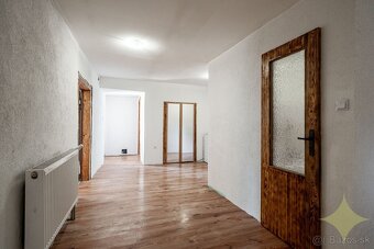 Exkluzívne na predaj rodinný dom s pozemkom o rozlohe 750m2 - 6