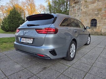 Kia Ceed SW 1.5 T-GDi 117.5kw - Gold - 6