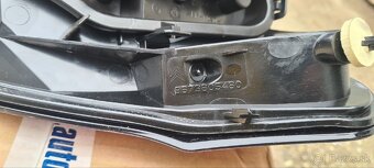 Predám nové originál zadné ľavé svetlo na Citroen C3 od 2009 - 6