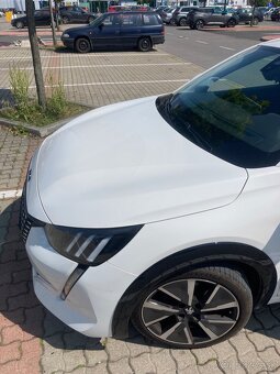 Peugeot 208 - 6