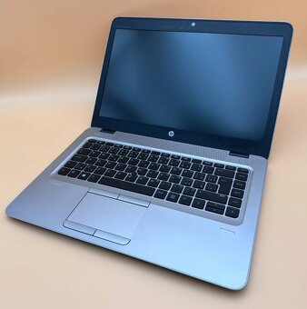 Notebook 14" HP.AMD PRO A10-8730B 4x2,40GHz.8gb ram.256gSSD - 6