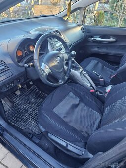 Toyota auris 2.0. 2009. - 6