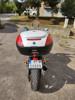 Yamaha FZ8 Fazer - 6