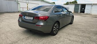 Mercedes-Benz A180D sedan - 6