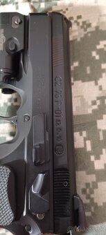 Pištoľ CZ 75 P-01 Ω - 6