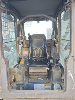 Pásový nakladač Takeuchi TL8 Bobcat T650 Caterpillar - 6