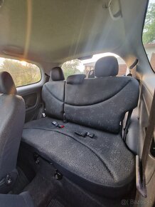 Toyotu Yaris 1.0 2005 - 6