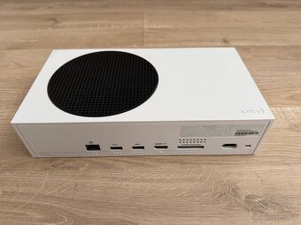 Xbox Series S — takmer nový, so psím umeleckým ovládačom - 6