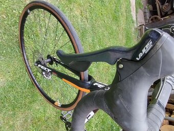 Predám cestný bicykel FELT VR 50 veľkosť rámu 56 - 6