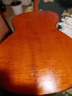 STARA. GITARA - 6
