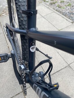 Horský bicykel značky Specialized S - 6