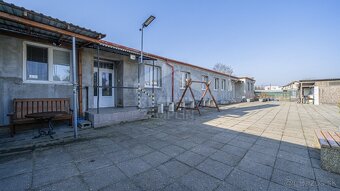 Byty, kancelárie, garáže a pozemok - 6