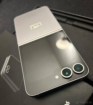 Samsung Galaxy Z Flip 6 256GB - top stav - 6