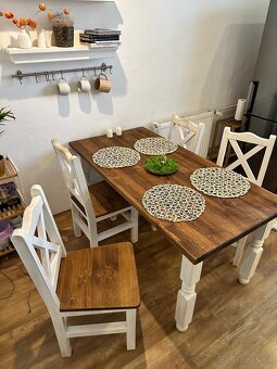 Kuchynský drevený stôl masívny so stoličkami - 6