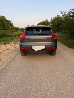 Volvo XC40 2019 d3 110kw manuál - 6