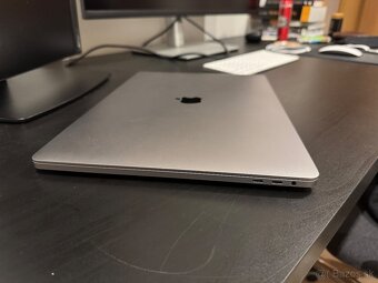 MacBook Pro i9 16GB / 1TB - 6