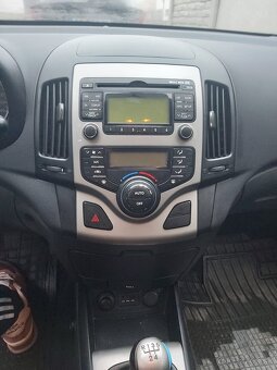 Predám Hyundai i30 2010 - 6