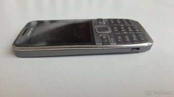 Predam Nokia E52 - 6