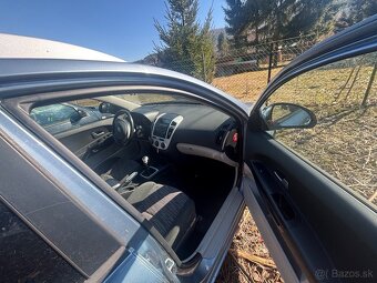 KIA Ceed 1.6crdi Rozpredam na náhradné diely - 6