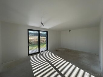 NA PREDAJ NOVOSTAVBA RODINNÉHO DOMU NA PRŠIANSKEJ TERASE - 6