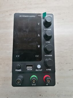 Laboratórny DC zdroj nastaviteľný 0 - 60V , 0 - 5A - 6