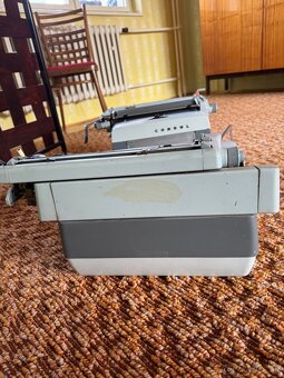 Písací stroj CONSUL funkčný, dva kusy - 6