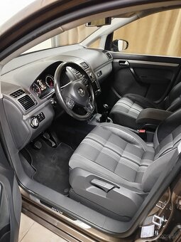 VW Touran 2,0TDi Webasto 7 miest - 6
