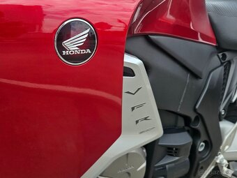 Honda VFR 1200 F DCT - 6