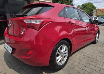 Hyundai i30 1.6-1.MAJITEL-NÍZKÉ KM - 6