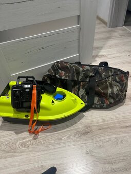 Zavažacia lodka s GPS deepe chrip + - 6