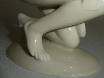 Porcelánový akt Dievčina - 6