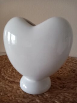 Biela keramická váza v tvare srdca 15x13x8 cm - 6