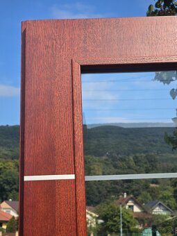 Predám dvoje SAPELI presklenné dvere s dyhovym rámom Sapeli - 6