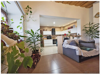 2 RODINNÉ DOMY / JEDEN POZEMOK /  PREDAJ / ZVOLEN - 6