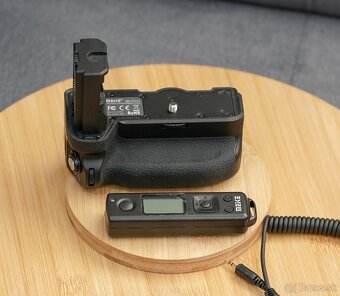 MEIKE MK-A PRO Battery Grip (Sony) - 6