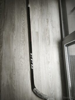 Hrane hokejky pravacky v dobrom stave / CCM, Warrior - 6