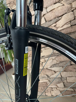 Úplne nový dámsky trekový bicykel CTM Bora 1.0 28” , M (16" - 6