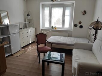 3 izbový POVRAZNÍCKA - 80 m2 , TEHLA , LOGGIA - 6