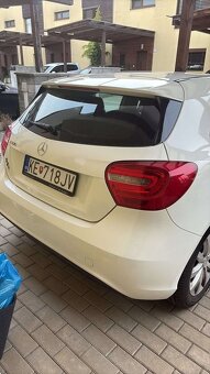 Mercedes Benz A180 1,6 r.2015 - 6