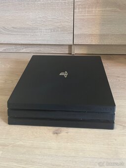 Playstation 4 Pro 1TB + ovládače , kabeláž a hry - 6