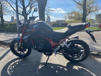 Honda Hornet CB750 2023 - 6