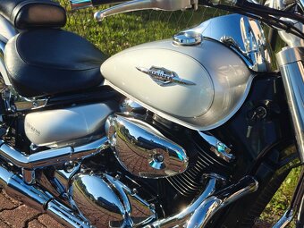 Suzuki C 800 VL 800 Intruder - 6