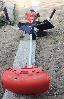 Benzínový japonský krovinorez a vyžínač ECHO SRM-222ES. - 6