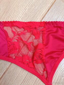 Cerveny set S/M - 6