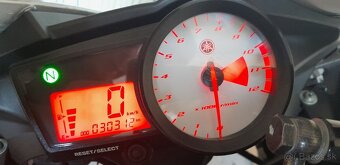 Yamaha yzf r125 - 6