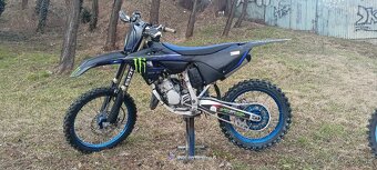 Yamaha YZ 125 - 6
