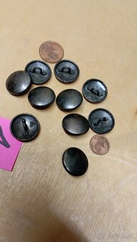 Vojenské gombíky staré... - 6